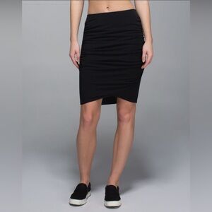 Lululemon Breezy bodycon ruched skirt - reversible